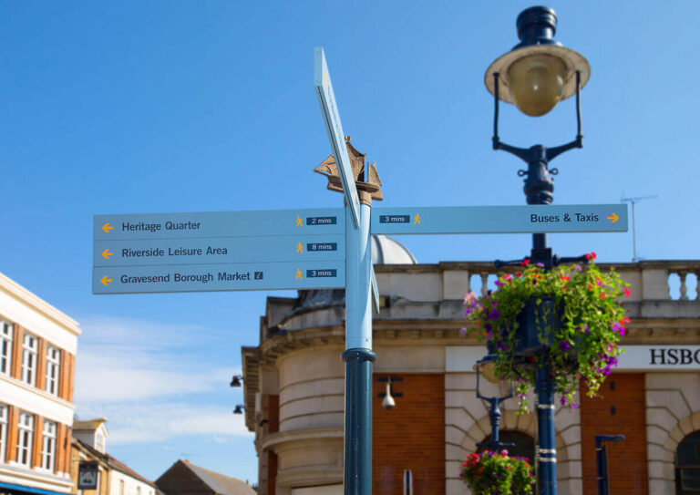 Gravesend-way-finding-monolith-signs-1